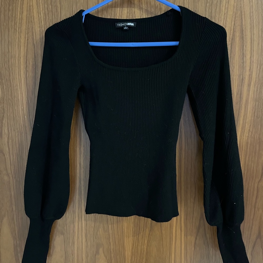 Black sweater - fashion Nova - great condition